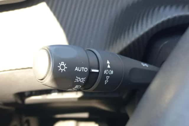 Peugeot 2008 (2021) thumbnail 20