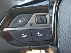 Peugeot 2008 (2021) thumbnail 23