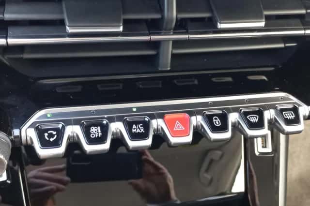 Peugeot 2008 (2021) thumbnail 26