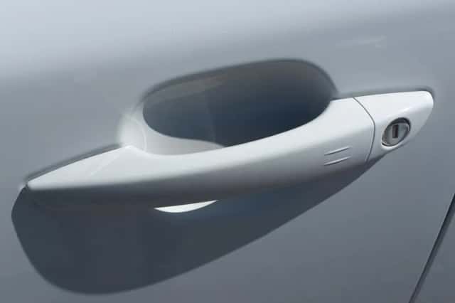 Peugeot 2008 (2021) thumbnail 32