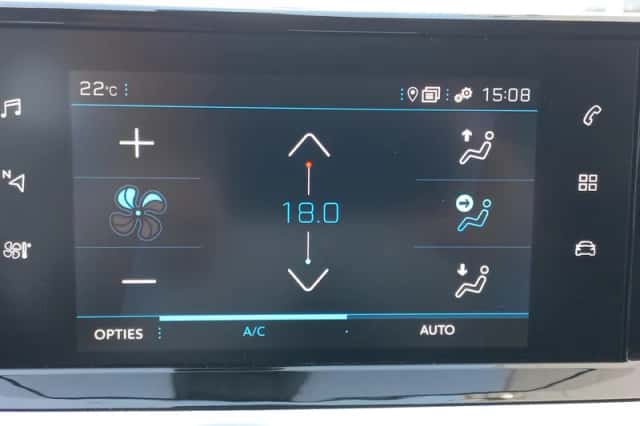 Peugeot 2008 (2021) thumbnail 6