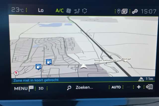 Peugeot 2008 (2021) thumbnail 7