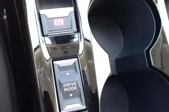 Peugeot 2008 (2021) thumbnail 10