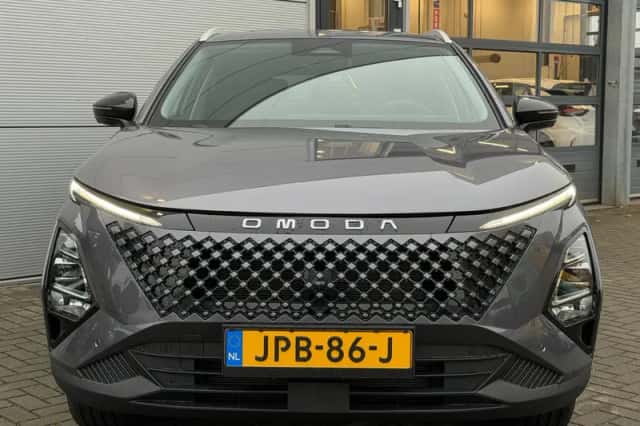 Omoda 5 SHS (2026) thumbnail 2