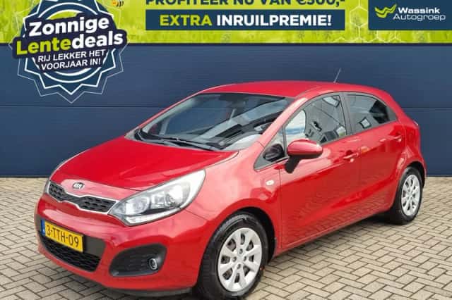 Kia Rio (2014) thumbnail 1