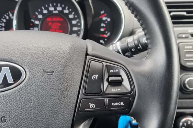 Kia Rio (2014) thumbnail 16