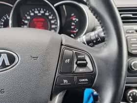 Kia Rio (2014) thumbnail 16