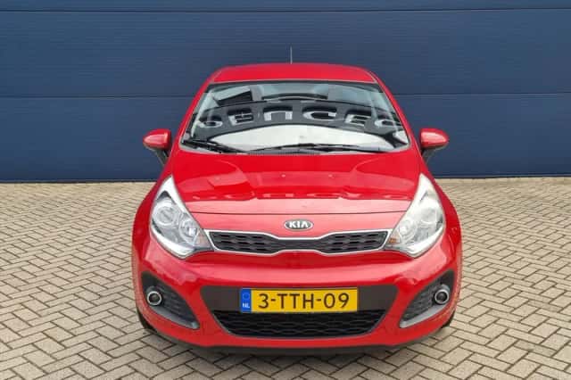 Kia Rio (2014) thumbnail 3