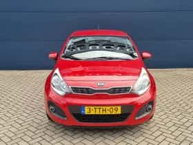 Kia Rio (2014) thumbnail 3