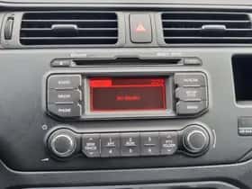 Kia Rio (2014) thumbnail 22