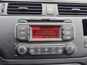 Kia Rio (2014) thumbnail 23