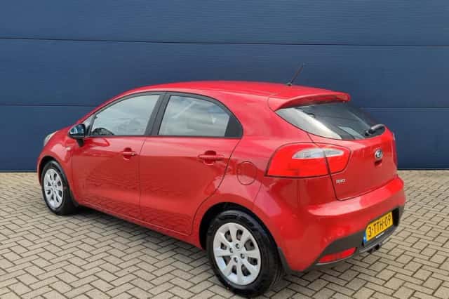 Kia Rio (2014) thumbnail 25