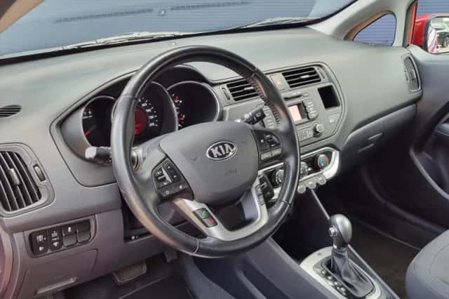 Kia Rio (2014) thumbnail 30