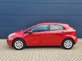 Kia Rio (2014) thumbnail 4