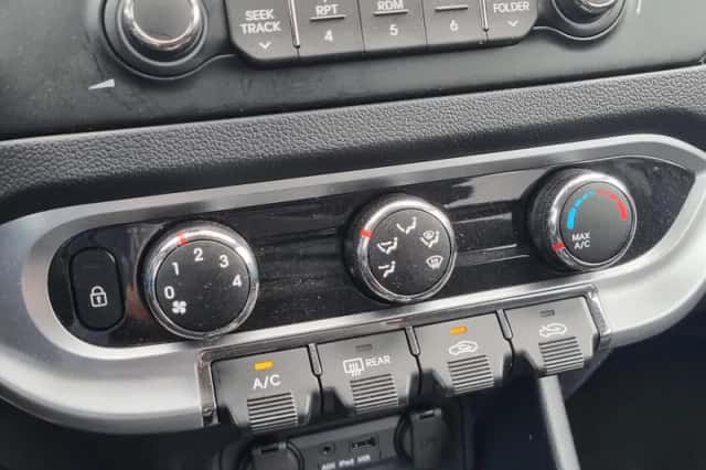 Kia Rio (2014) thumbnail 7