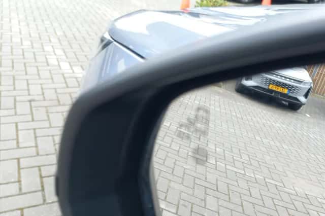 Opel Grandland X (2017) thumbnail 24