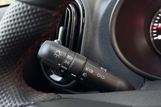 Kia Picanto (2024) thumbnail 19