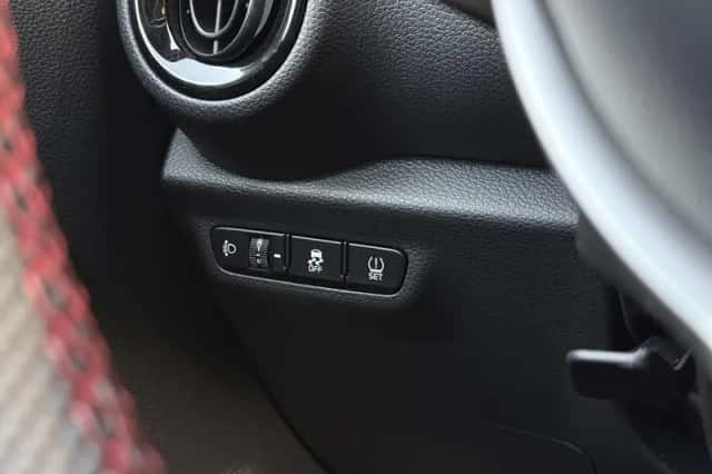 Kia Picanto (2024) thumbnail 23