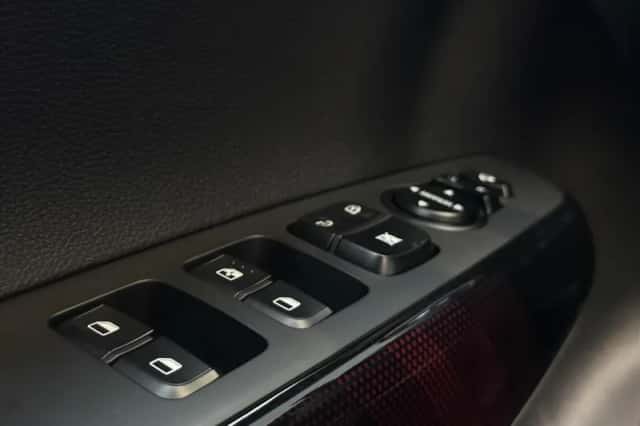 Kia Picanto (2024) thumbnail 24