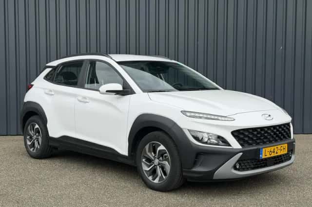 Hyundai Kona (2021) thumbnail 2