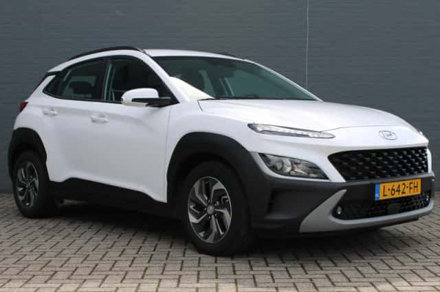 Hyundai Kona (2021) thumbnail 4