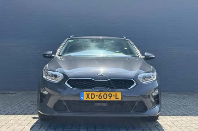 Kia Ceed Sportswagon (2018) thumbnail 3