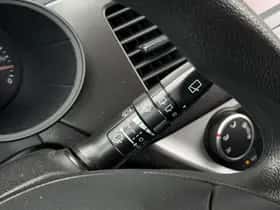 Kia Picanto (2013) thumbnail 21