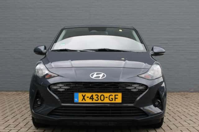 Hyundai i10 (2023) thumbnail 2