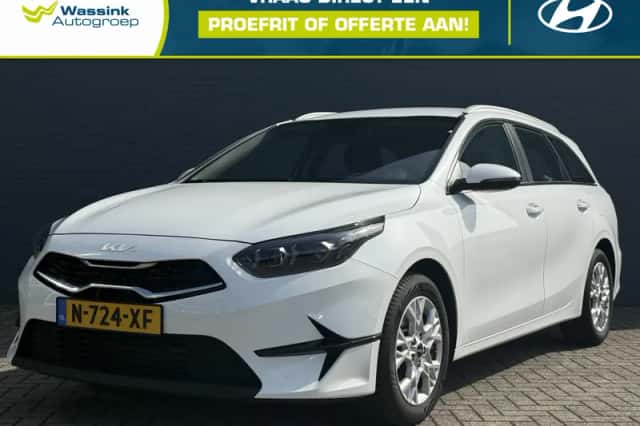 Kia Ceed Sportswagon (2022) thumbnail 1