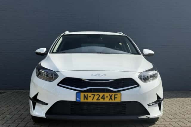 Kia Ceed Sportswagon (2022) thumbnail 3