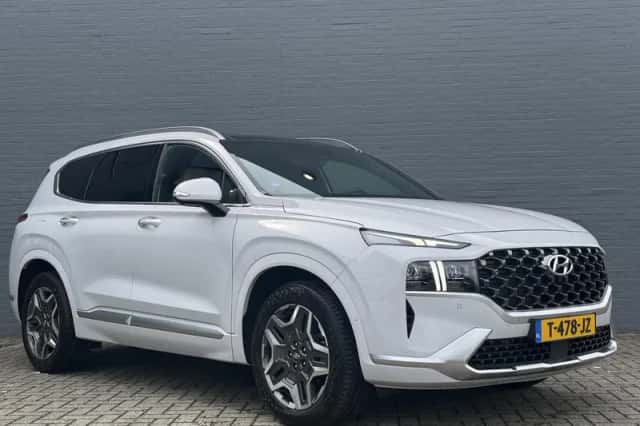 Hyundai Santa Fe (2023) thumbnail 4