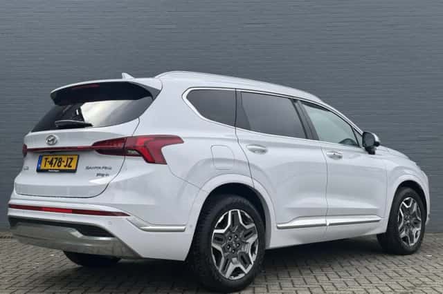 Hyundai Santa Fe (2023) thumbnail 6
