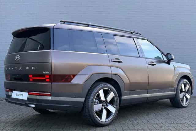 Hyundai Santa Fe (2025) thumbnail 4