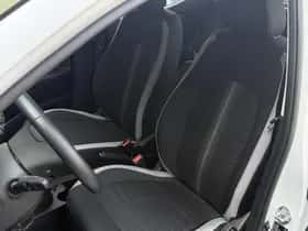 Hyundai i10 (2023) thumbnail 13