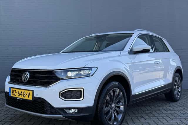 Volkswagen T-Roc (2018) thumbnail 2