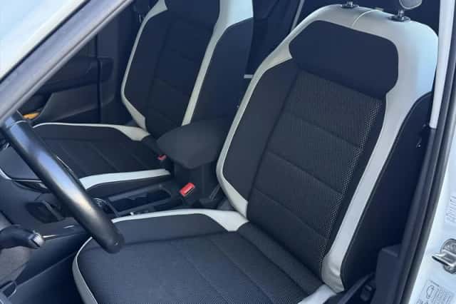 Volkswagen T-Roc (2018) thumbnail 13