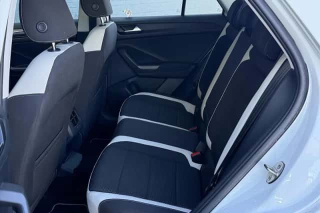Volkswagen T-Roc (2018) thumbnail 16