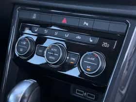 Volkswagen T-Roc (2018) thumbnail 27