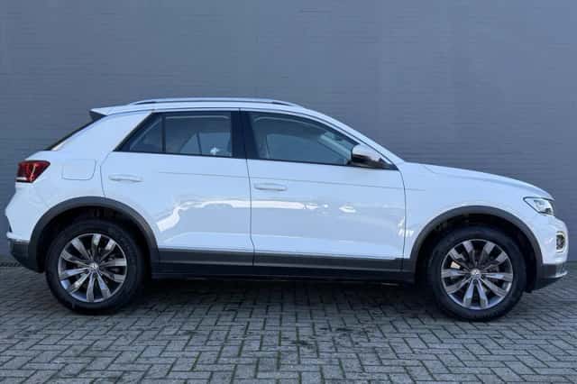 Volkswagen T-Roc (2018) thumbnail 5