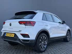 Volkswagen T-Roc (2018) thumbnail 6