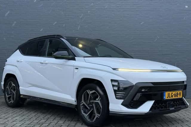 Hyundai Kona (2023) thumbnail 4