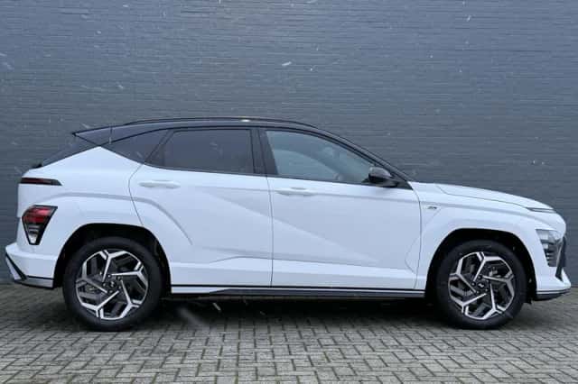 Hyundai Kona (2023) thumbnail 5