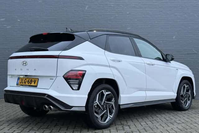 Hyundai Kona (2023) thumbnail 6