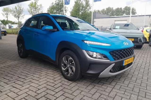 Hyundai Kona (2022) thumbnail 3