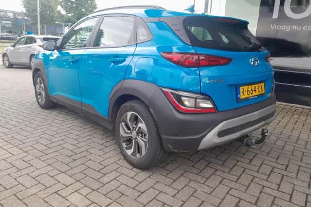 Hyundai Kona (2022) thumbnail 4