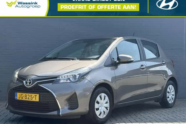 Toyota Yaris (2016) thumbnail 1