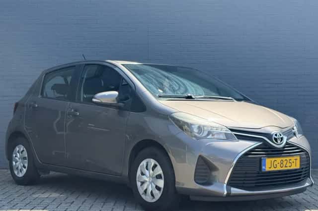Toyota Yaris (2016) thumbnail 4