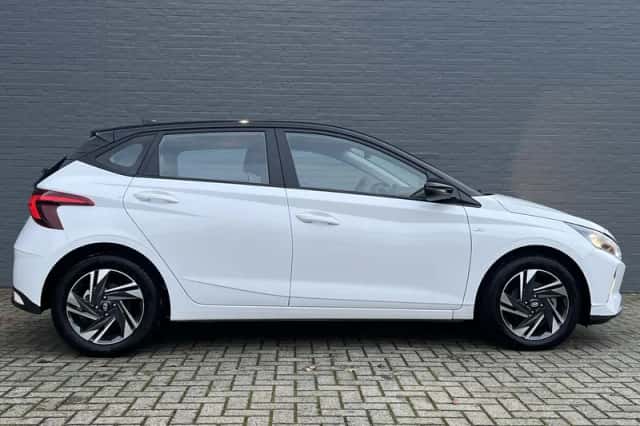Hyundai i20 (2024) thumbnail 3