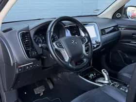 Mitsubishi Outlander (2021) thumbnail 11