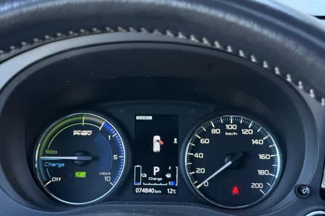 Mitsubishi Outlander (2021) thumbnail 19